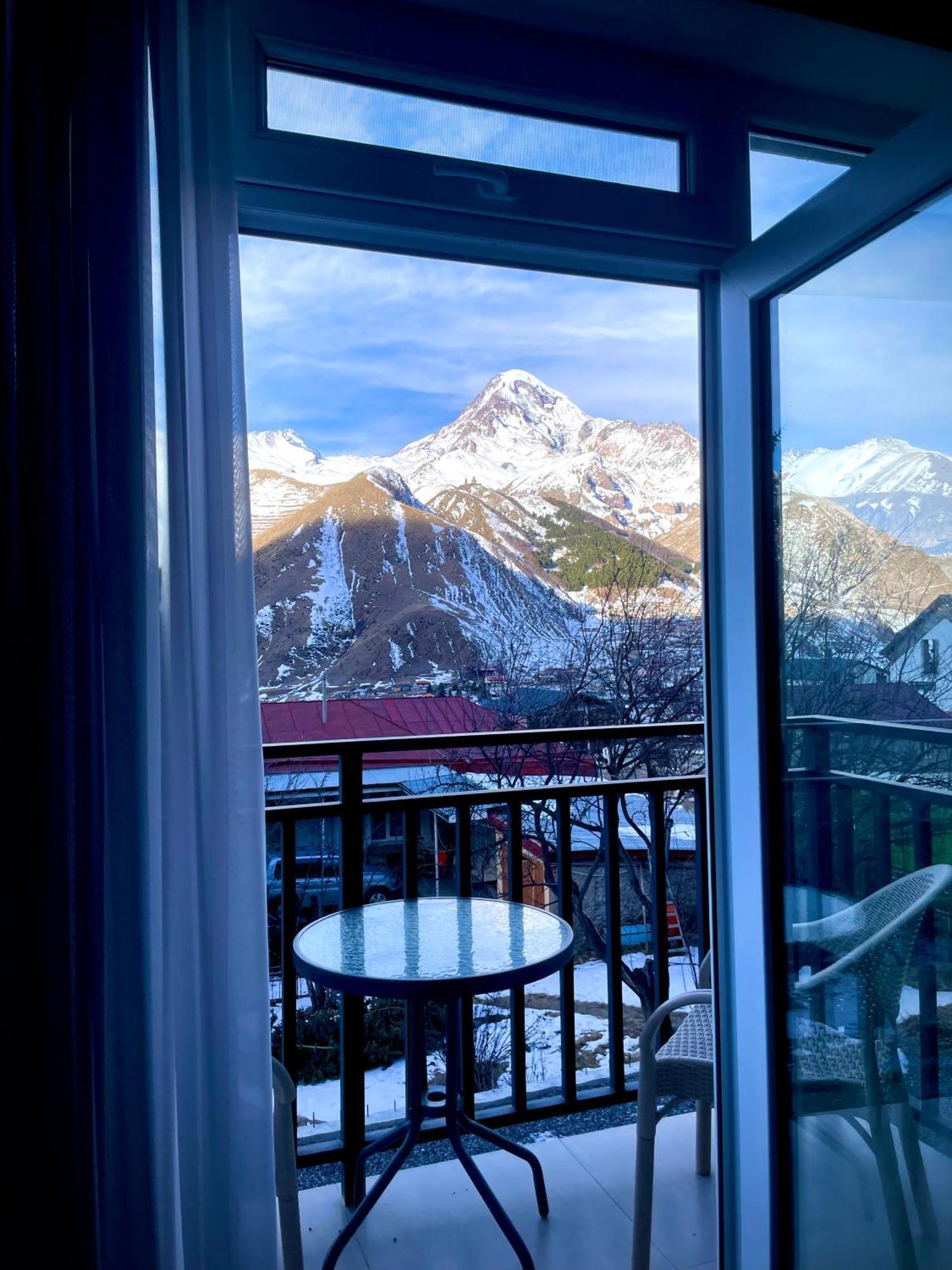 Planet Kazbegi Hotel Buitenkant foto